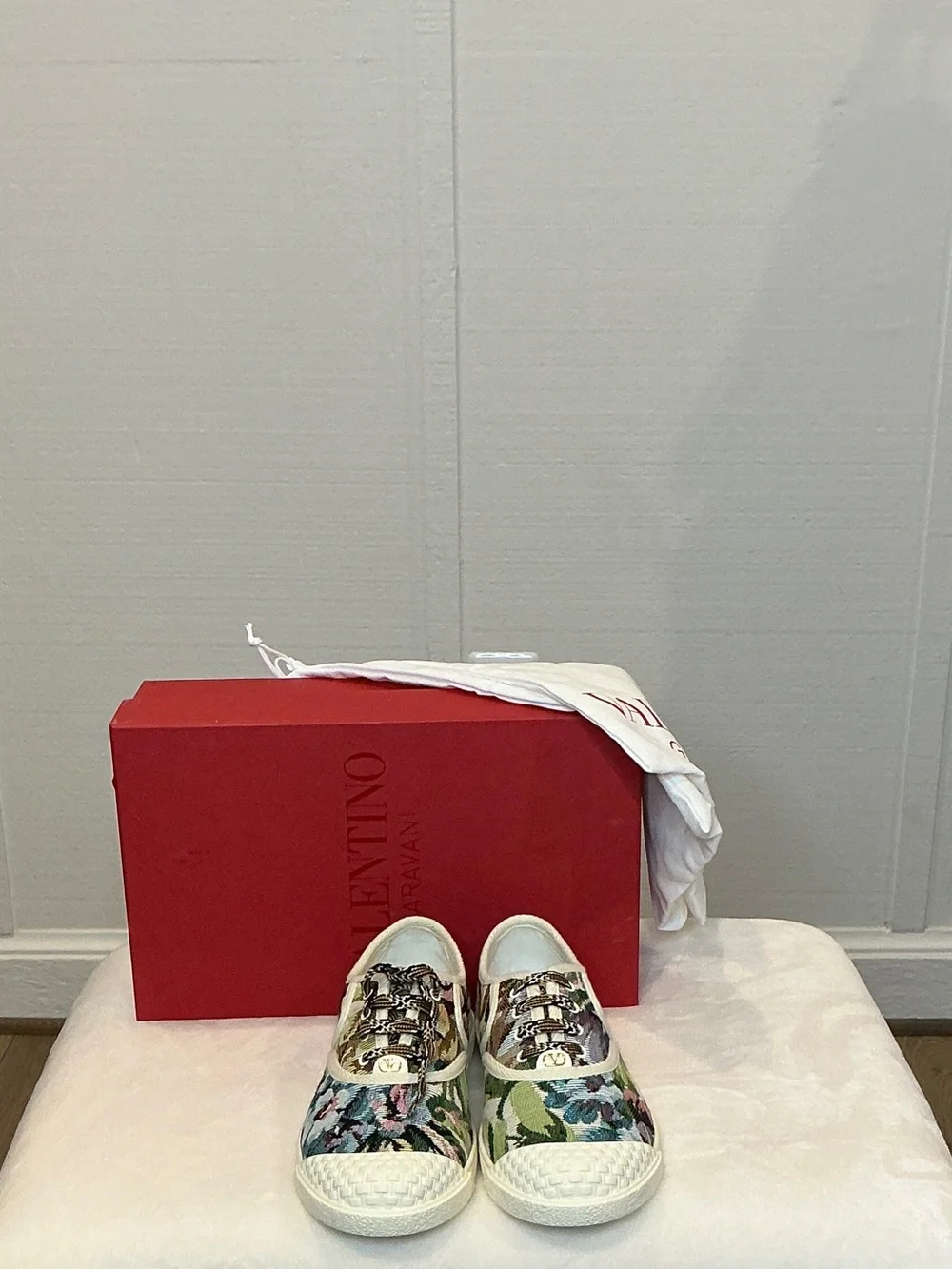 Valentino Garavani Floral Tapestry Low-Top Sneakers - Multicolor Embroidered